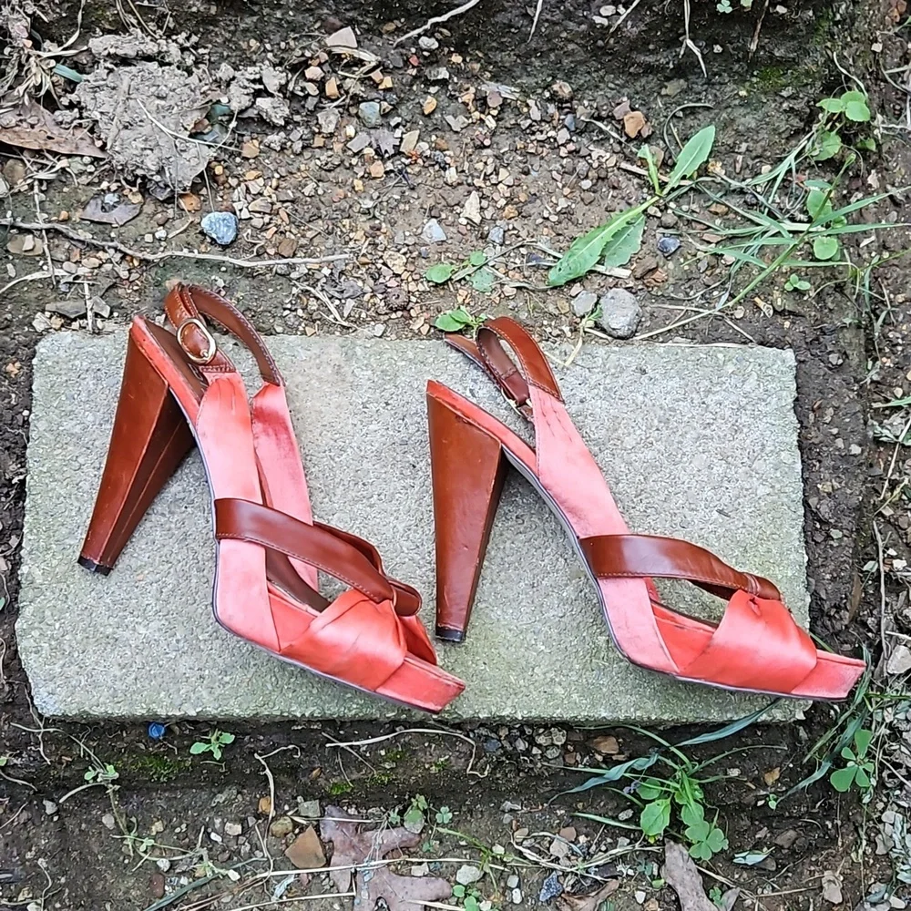 BAKERS Coral Orange & Brown Slingback Heels